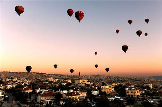 去土耳其旅游，享受土耳其的魅力风光！