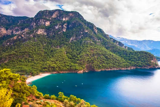 coastline-at-mediterranean-sea-near-fethiye-kabak-turkey-picture-id1007121648.jpg